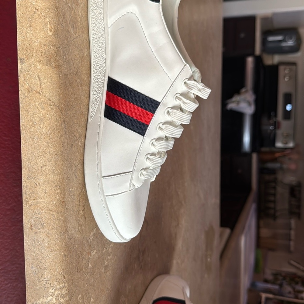 Gucci White Sneakers with Red and Blue Stripes - Picture 2 of 3